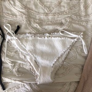 adjustable Hollister ribbed white bikini bottoms